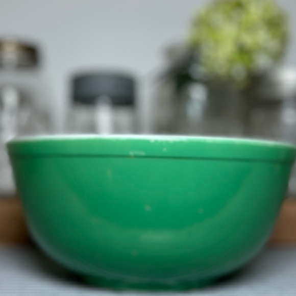 Green PYREX Mixing Bowl “US PAT OFF” - Picture 7 of 13